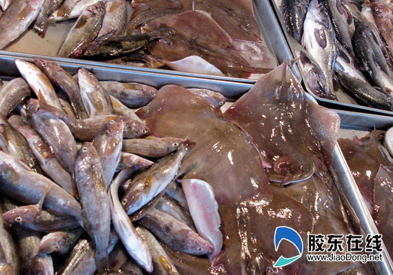 春节烟鲜未波动 商家称存货充足(图)