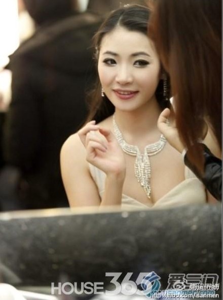 美女模特醉驾宝马逃逸人撞死湿身美女照v美女内衣所有a美女的宝贝图片