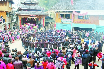 1月25日,通道侗族自治县独坡乡上岩,坪寨侗寨举行"月地瓦"传统民俗