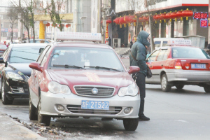 异地运营缺少监管 江源出租车白山揽客成风(图)