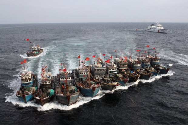 韩海警对中国渔船暴力执法 开枪并无故毒打13