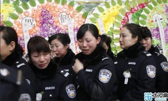 组图:漯河公安局副局长劳累过度在案发现场殉