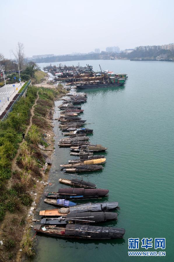 镜头:广西龙江河镉污染事件充电(组图)
