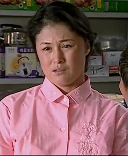 《乡村爱情2》剧照,谢大脚形象; 乡村爱情小夜曲演员形象变化大; 谢