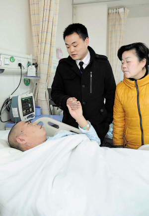 助人小伙苏坤再次来到湘雅三医院神经内科icu