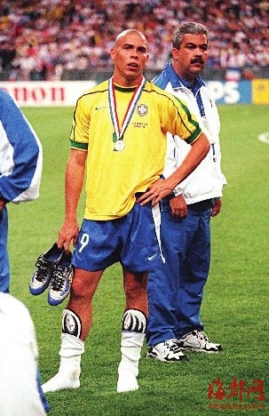 罗纳尔多在1998年世界杯决赛后一脸沮丧
