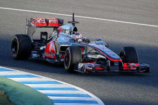 图文:2012f1季前新车测试 巴顿测试迈凯轮mp4-27