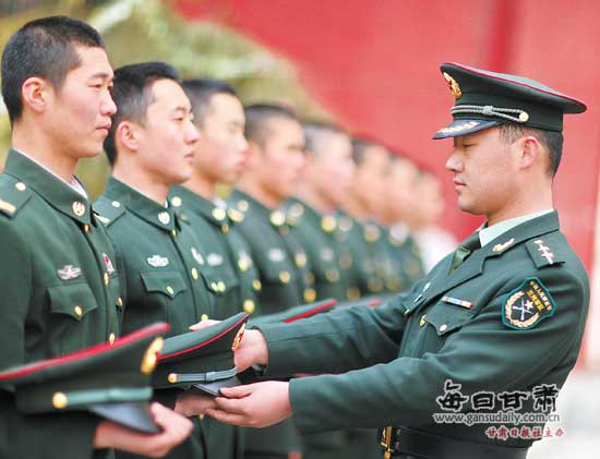 甘肃省军区开展学法规、训队列、整秩序活动