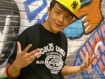 《母子连心》重播 "孤儿"李泽锋惹怜爱