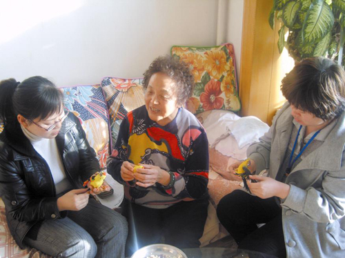 乌鲁木齐市东林街社区有位明星志愿者(图)