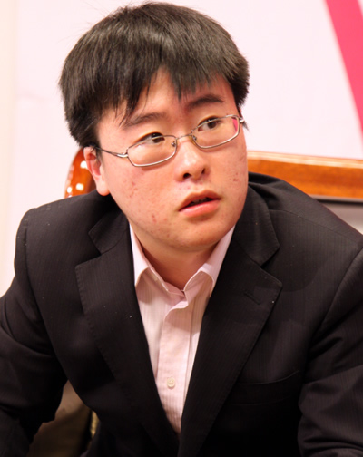 幻灯:江维杰电话报喜俞斌开心 李昌镐倦态尽显