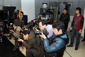 图文：LG杯江维杰2-0李昌镐 记者在对局室忙碌