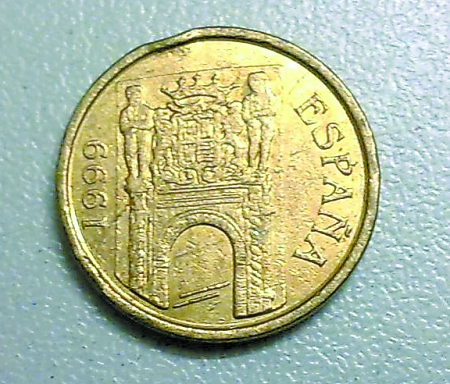 西班牙小镇重拾旧货币(图)