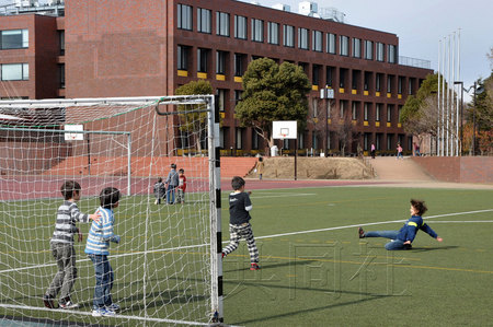 日本著名国际学校"东京横滨独逸学园"因震后入学人数减少约三成导致
