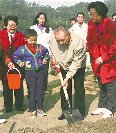 南方谈话引领中国走进新时代(组图)