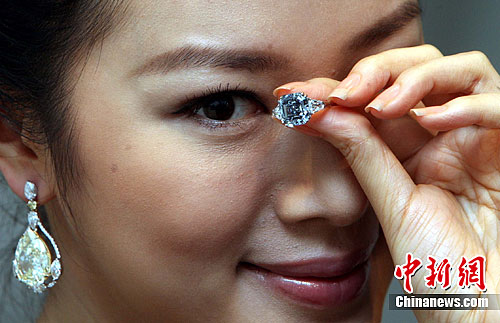 香港苏富比将拍卖总价超5亿港元的珠宝钻戒(组