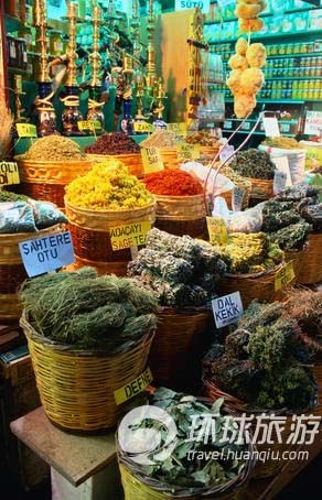 伊斯坦布尔香料集市上的药草店