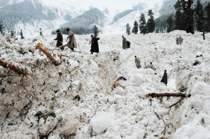 印控克什米尔发生大雪崩(图)-搜狐滚动