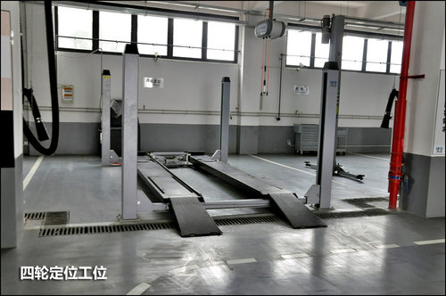 车间内的其余工位均为常见普通型工位,均配备了电动液压双柱型举升机.