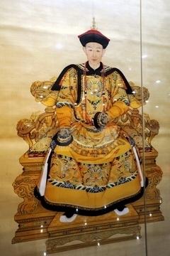 乾隆帝朝服像收藏于故宫博物院的乾隆帝朝服像