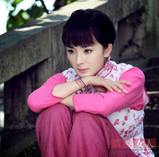 杨幂《如意》婚纱造型