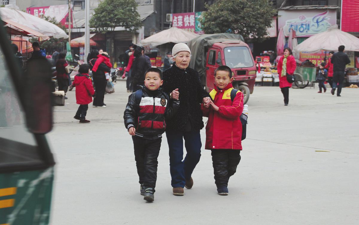 绥宁有多少人口_绥宁一中美女照片(2)