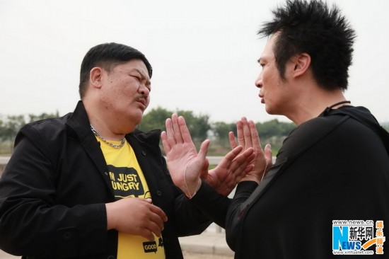 《疯狂的蠢贼》瞄准新新人类:不“二”很“三”
