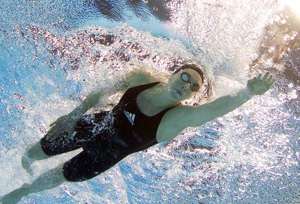 图文:伦敦奥运游泳测试赛 英国名将艾米-史密斯