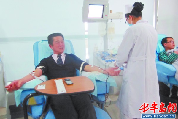 53岁的王连勇献血上瘾 16年来献血132次(图