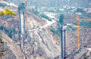 雷波:加大溪洛渡库区复建公路建设力度(图)