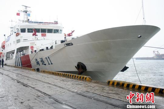 辽宁海事局协调派出"海巡11"轮等5艘海事执法船,对辽宁辖区的黄渤海