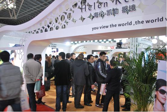 亚洲最大眼镜展上海开幕海伦凯勒眼镜特别报道