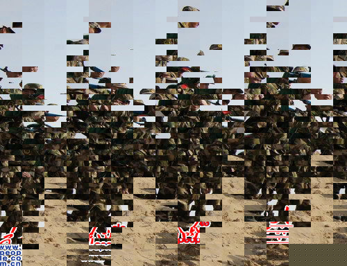武警宁夏总队新兵团腾格里沙漠练兵(组图)