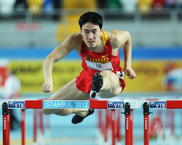 图文:室内世锦赛60米栏预赛 刘翔跨栏瞬间-搜狐体育