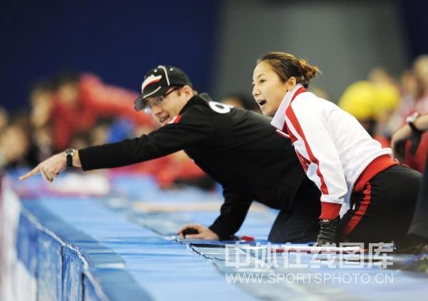 图文:世锦赛女子1000米李坚柔摘银 教练李琰