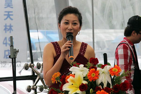 著名电台主持人