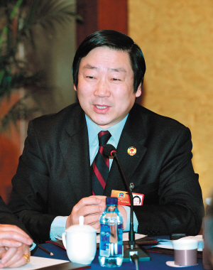 潘委员是忙碌的,因为他除了担任全国政协委员之外,还有另一重身份"