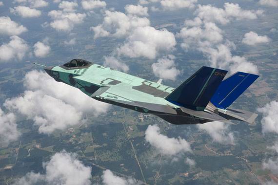 f-35a战斗机加拿大涂装版
