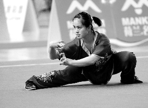 解放军队选手吴倩彬在女子象形拳比赛中 韩建明摄