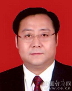 公安厅长何挺拟调任重庆市副市长(图|简历)
