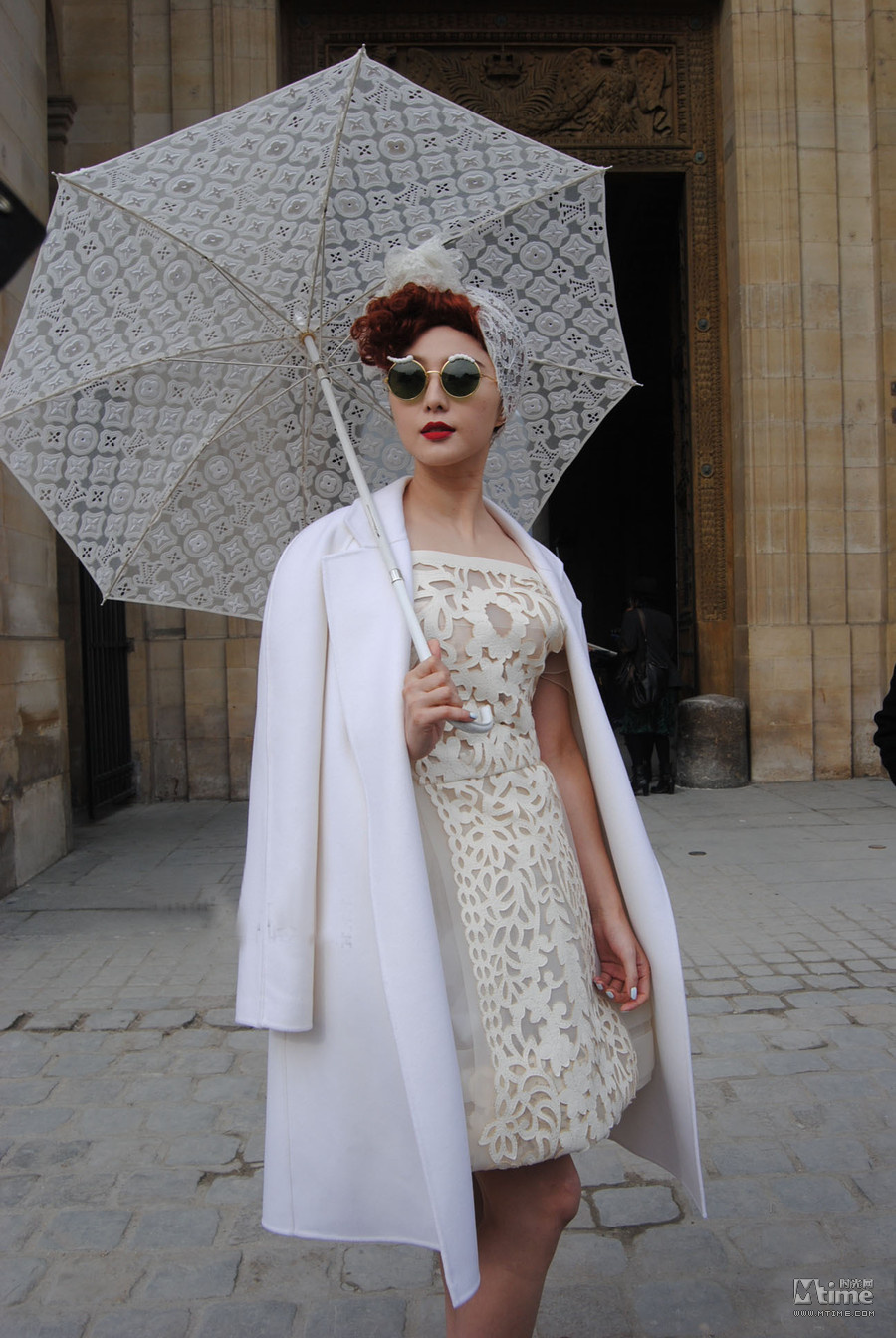 范冰冰出征巴黎时装周15款经典造型全程回顾