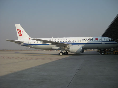 320飞机,这是空客天津总装线自2008年投产以来完成总装的第80架a320