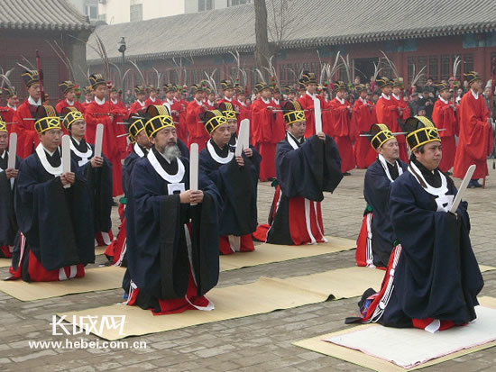 河北省壬辰年春祭至圣先师释奠礼在正定举行(组图)