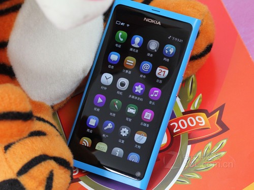 一体式机型设计 行货诺基亚N9欲破3000 