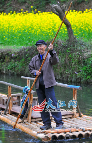 婺源人笑迎八方客人