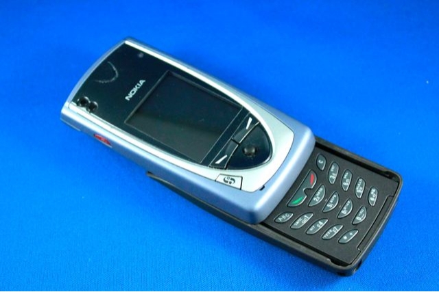 同时7650 也是nokia 第一只内建相机功能的照相手机.