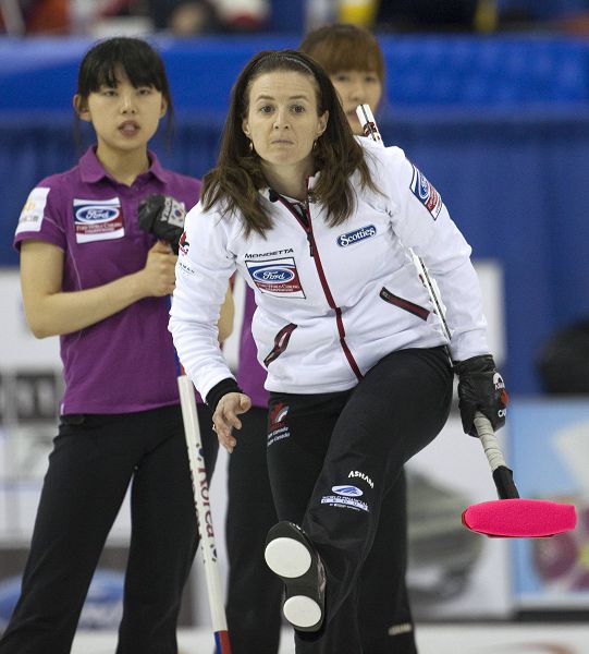 女子冰壶世界锦标赛在加拿大莱斯布里奇(lethbridge)进入收官日争夺