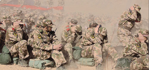 　　3月23日，北京地区刮起大风，瞬时大风让战士们站都站不住，眼睛也睁不开，拉练让新战士经历了一次恶劣天气的考验
