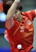 图文：[世乒赛]女团3-0乌克兰 李晓霞在比赛中