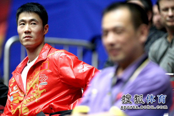 图文：世乒赛中国男团3-0朝鲜 王励勤回头看